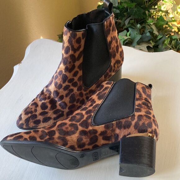 Nine West Cheetah Print Faux Fur Pull On Ankle Booties Size 7.5 - Picture 2 of 15